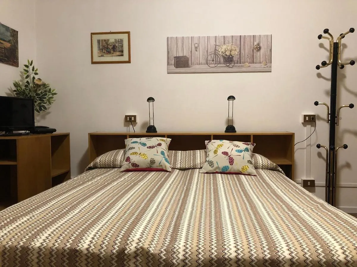 Guest house Alloggi Al Giardino & La Suite Occhiobello Italy